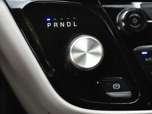 Used 2023 Chrysler Voyager LX FWD image 19