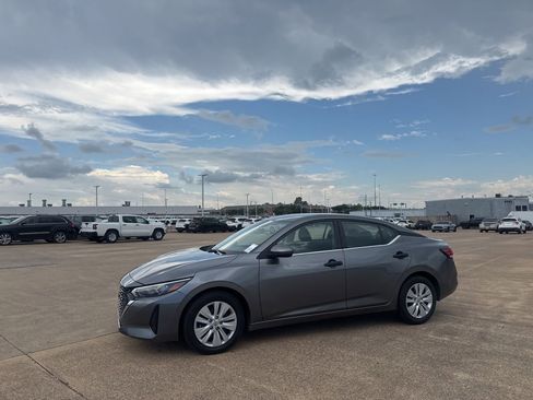 Certified 2024 Nissan Sentra S FWD image 11