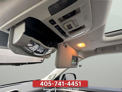 Used 2023 Toyota Highlander Platinum AWD/4WD image 28