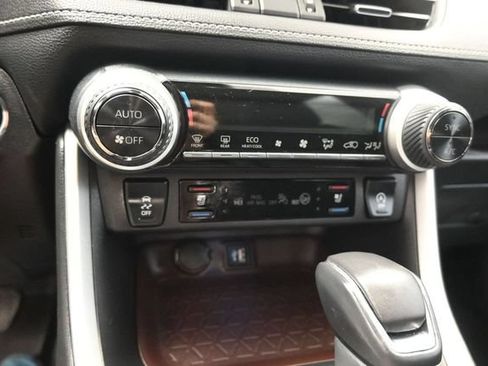 Used 2025 Toyota RAV4 Limited FWD image 41