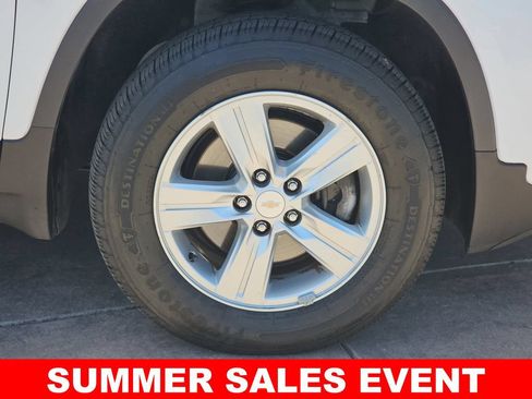 Used 2022 Chevrolet Trax LT w/ Driver Confidence Package AWD/4WD image 38