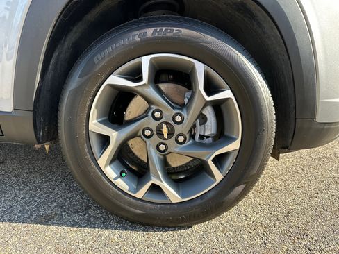 Used 2024 Chevrolet Trax LT w/ Driver Confidence Package image 12