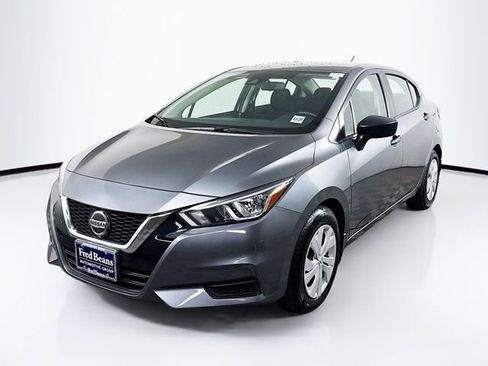 Certified 2022 Nissan Versa S w/ Trunk Package image 3