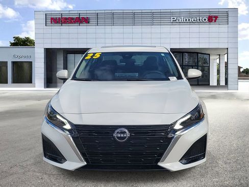 Used 2025 Nissan Altima 2.5 SV w/ SV Special Edition Package image 2