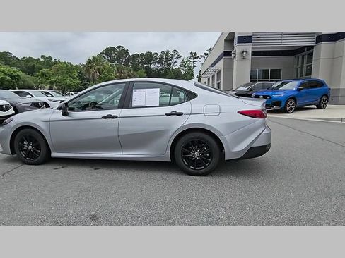 Used 2025 Toyota Camry LE FWD image 21