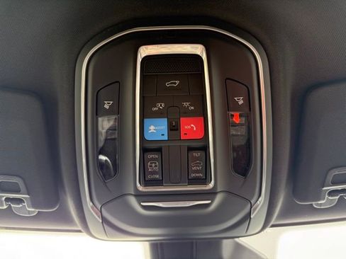 New 2026 Jeep Grand Cherokee Laredo X image 18