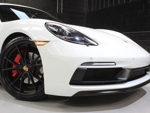 Used 2018 Porsche 718 Cayman GTS image 26