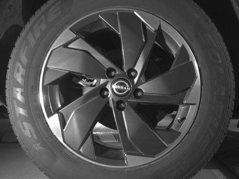 Used 2025 Nissan Rogue SV AWD/4WD image 15