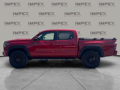 Used 2017 Toyota Tacoma TRD Pro AWD/4WD image 2