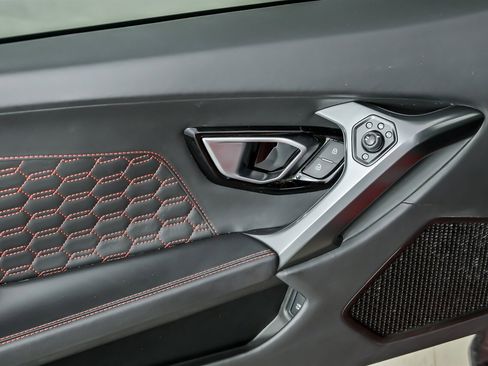 Used 2019 Lamborghini Huracan LP 580-2 image 25