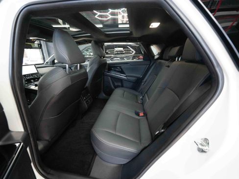 Used 2023 Toyota bZ4X Limited image 23