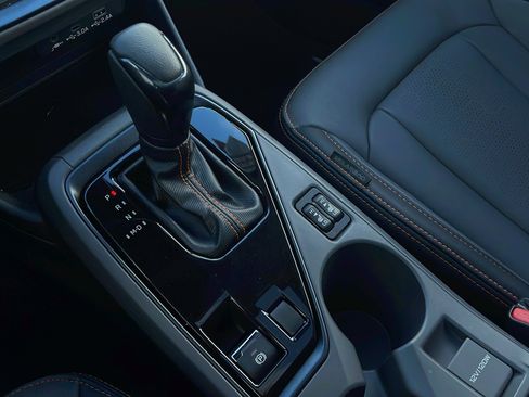 Certified 2025 Subaru Crosstrek 2.5i Limited w/ Crosstrek Mirror Package image 15