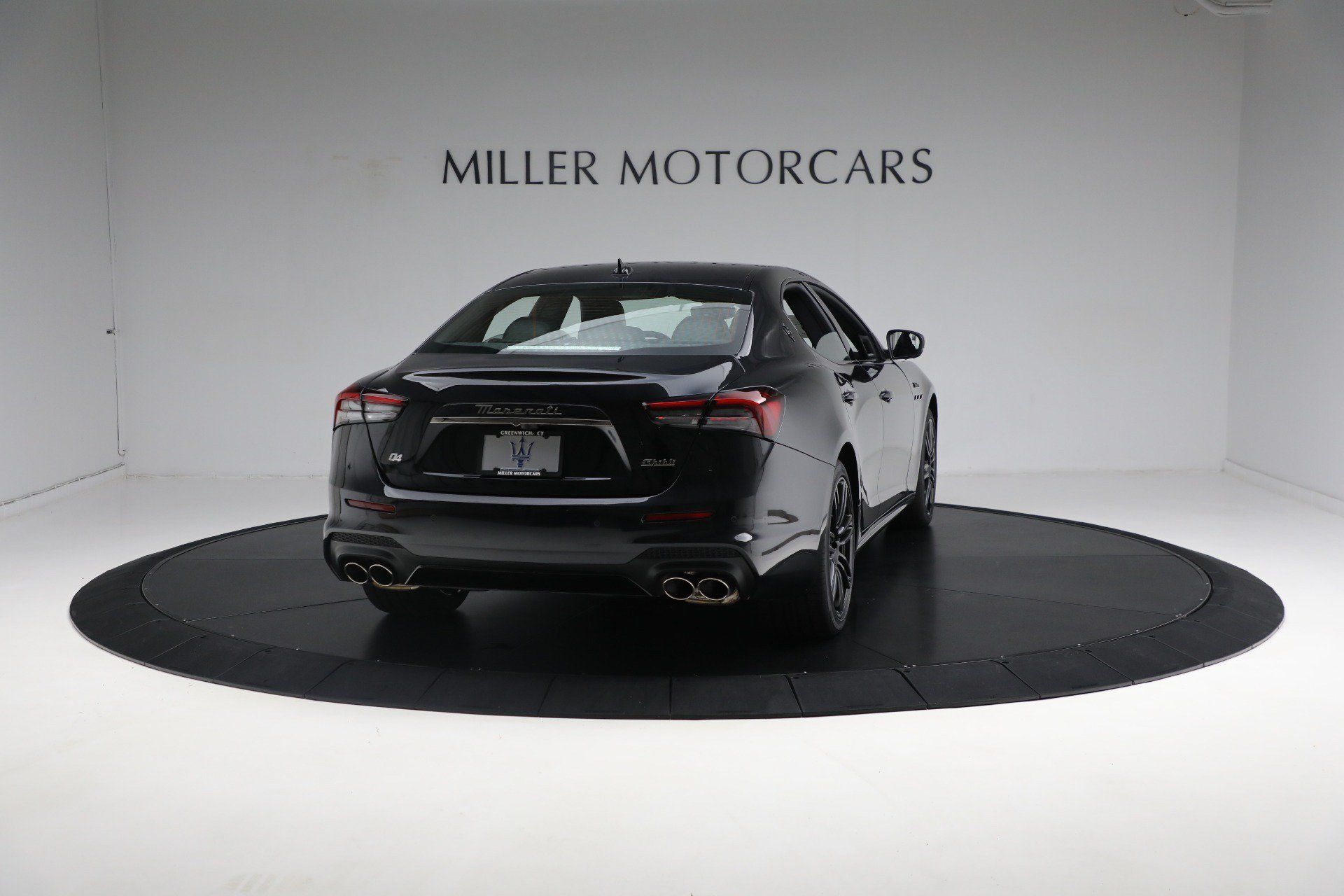 Certified 2024 Maserati Ghibli Modena Q4 AWD/4WD image 13