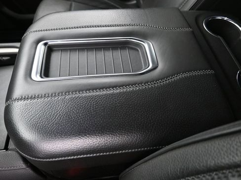 Used 2024 GMC Yukon XL Denali image 20