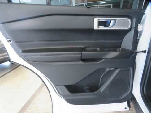 Used 2020 Ford Explorer Limited AWD/4WD image 14