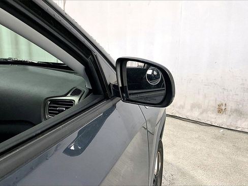 Used 2018 Jeep Compass Trailhawk image 11