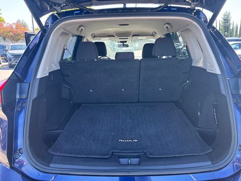 Used 2025 Nissan Rogue SV FWD image 33