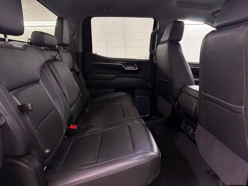 Used 2025 GMC Sierra 1500 SLT image 30