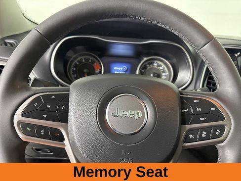 Used 2022 Jeep Cherokee Limited image 13