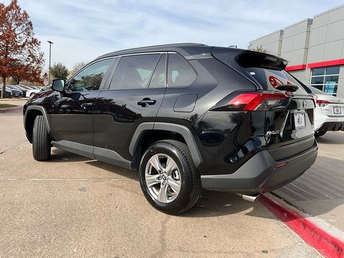 Used 2025 Toyota RAV4 XLE image 8