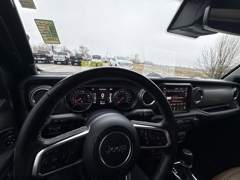 Used 2021 Jeep Gladiator Rubicon image 16
