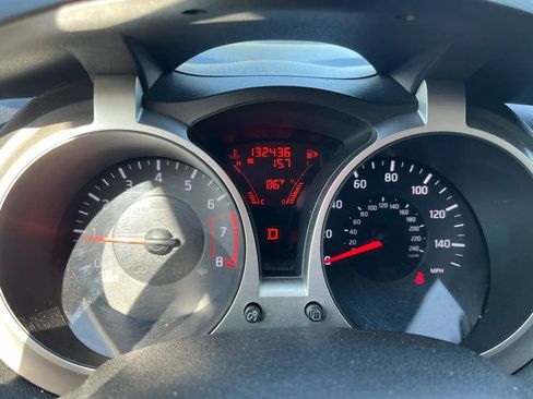 Used 2011 Nissan Juke SV AWD/4WD image 3