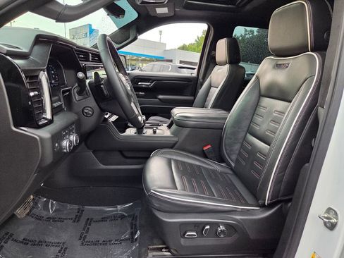 Used 2024 GMC Sierra 1500 AT4X AWD/4WD image 10