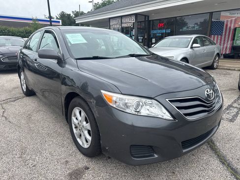 Used 2010 Toyota Camry LE FWD image 9
