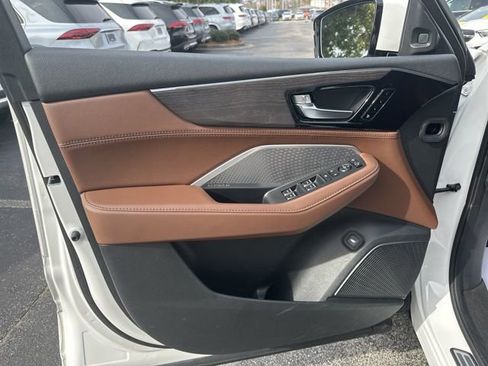 Used 2023 Acura MDX SH-AWD w/ Advance Package image 17