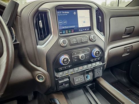 Certified 2022 GMC Sierra 3500 Denali image 28