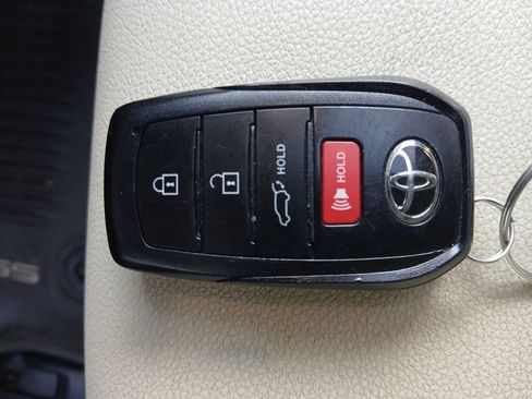Used 2024 Toyota Corolla Cross XLE w/ Convenience Package AWD/4WD image 35
