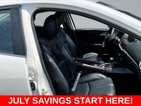 Used 2018 MAZDA MAZDA3 Touring FWD image 33