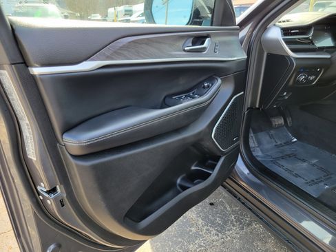 Used 2022 Jeep Grand Cherokee Limited 4xe w/ Luxury Tech Group II image 6