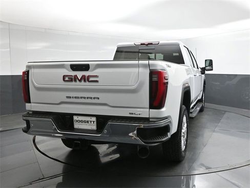 Used 2024 GMC Sierra 2500 SLT w/ SLT Convenience Package image 11
