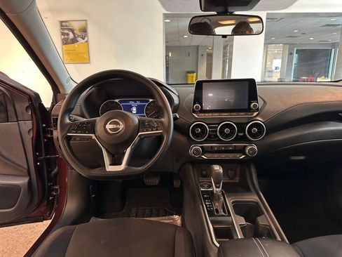 Used 2025 Nissan Sentra SV FWD image 33