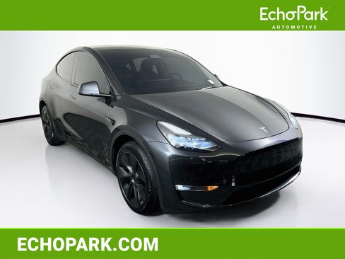 Used 2025 Tesla Model Y Long Range AWD/4WD image 1
