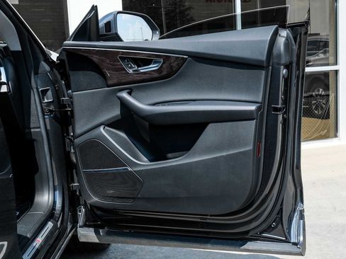 Used 2020 Audi Q8 Premium Plus w/ Premium Plus Package image 51