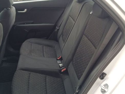 Used 2019 Kia Rio S image 8