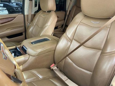 Used 2015 Cadillac Escalade Platinum AWD/4WD image 16