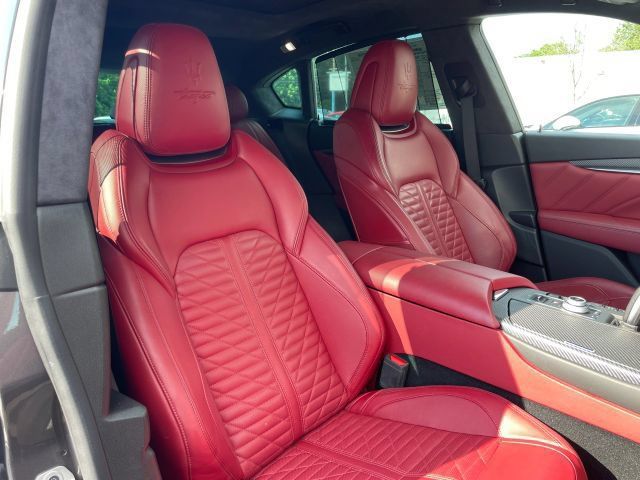 Used 2022 Maserati Levante Trofeo AWD/4WD image 40