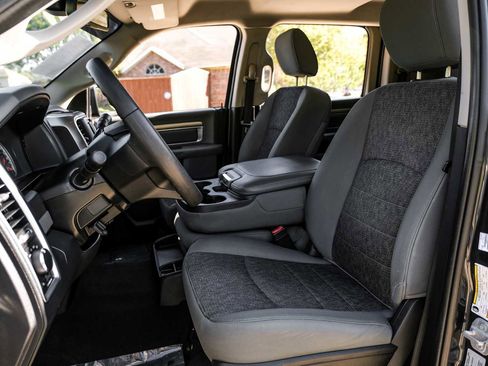 Used 2016 RAM 2500 SLT image 27