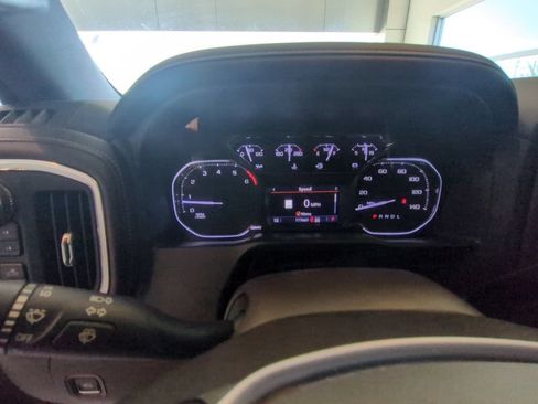 Used 2021 GMC Sierra 2500 SLT w/ SLT Preferred Package AWD/4WD image 14