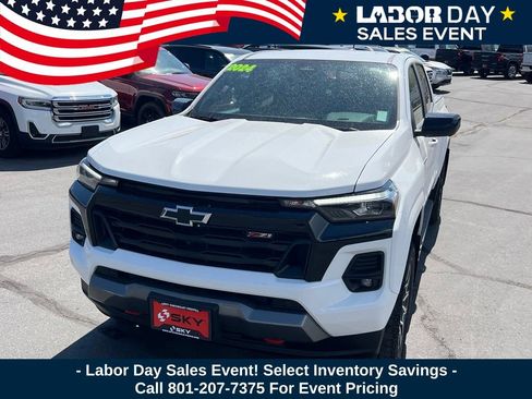 Used 2024 Chevrolet Colorado Z71 w/ Z71 Convenience Package 2 AWD/4WD image 2