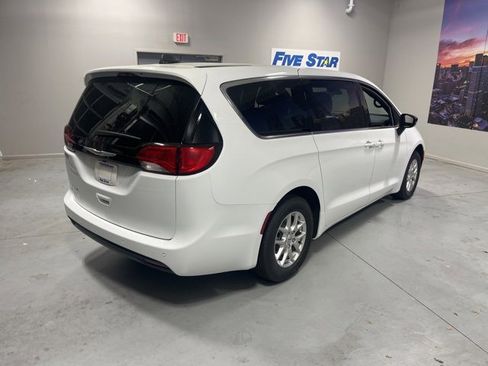 New 2025 Chrysler Voyager LX image 5