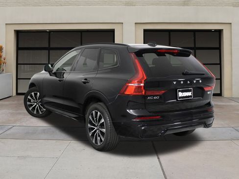 Certified 2025 Volvo XC60 B5 Plus image 2