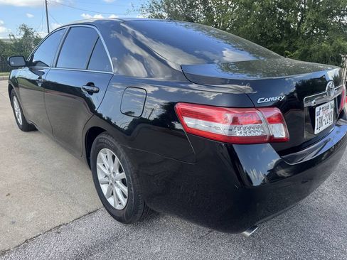 Used 2011 Toyota Camry XLE w/ SE/XLE Extra-Value Pkg FWD image 5
