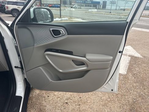 New 2025 Kia Soul LX image 16