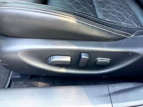 Used 2017 Nissan Maxima Platinum image 19