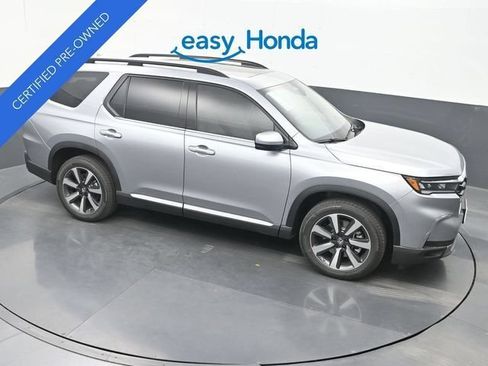 Used 2025 Honda Pilot Touring image 16
