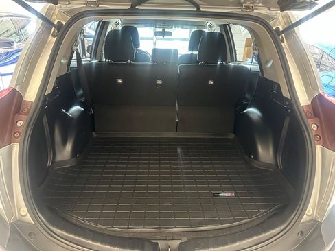 Used 2015 Toyota RAV4 LE AWD/4WD image 16